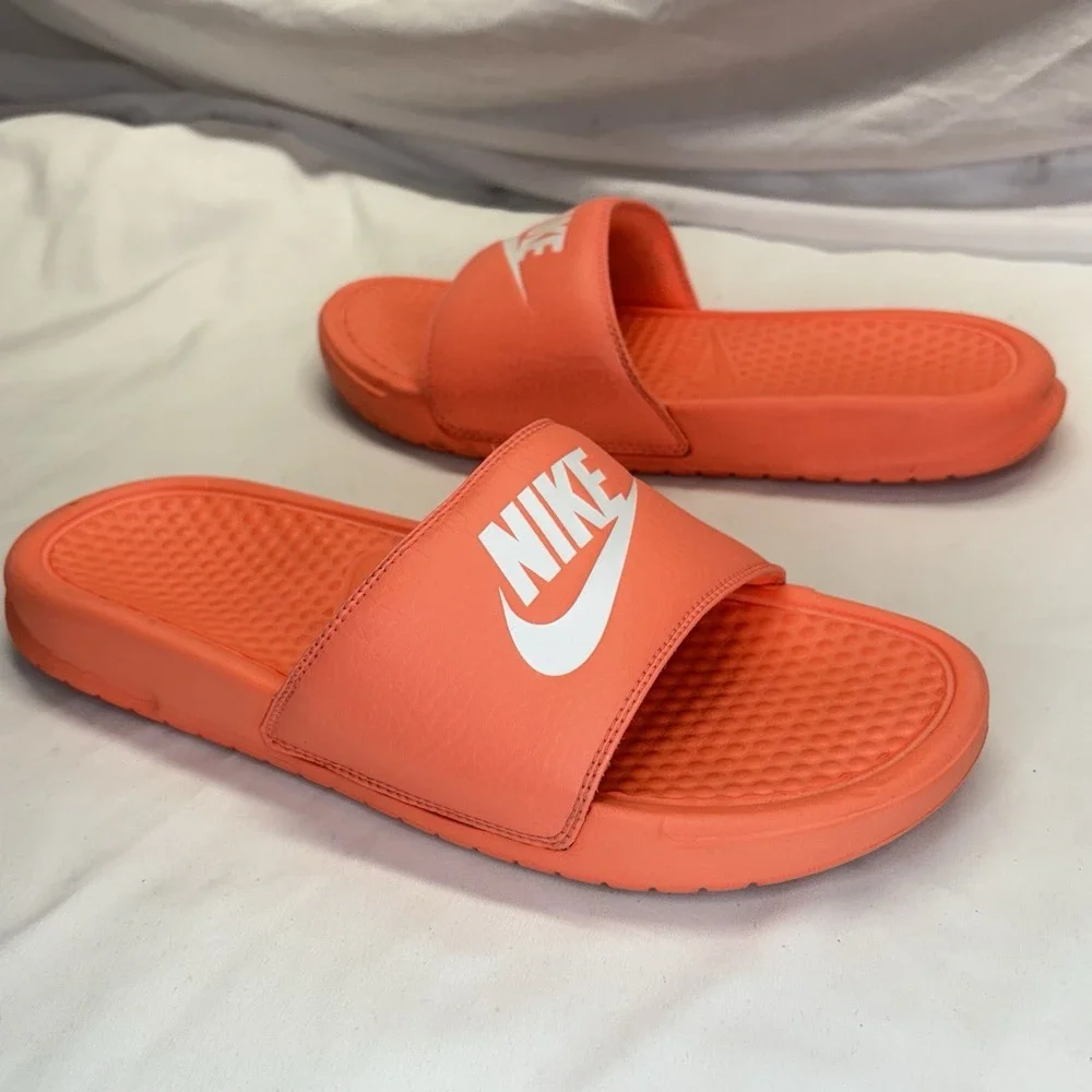 NIKE BENASSI JDI Womens Slides 343881-818 Size 8  EUR‎ 39 Mango White